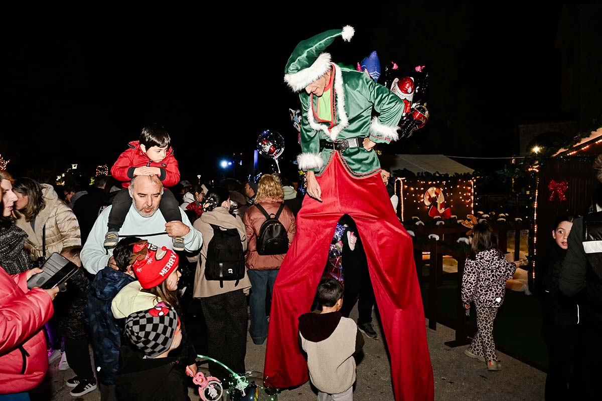 Σε Χριστουγεννιάτικους ρυθμούς ο Δήμος Παιανίας