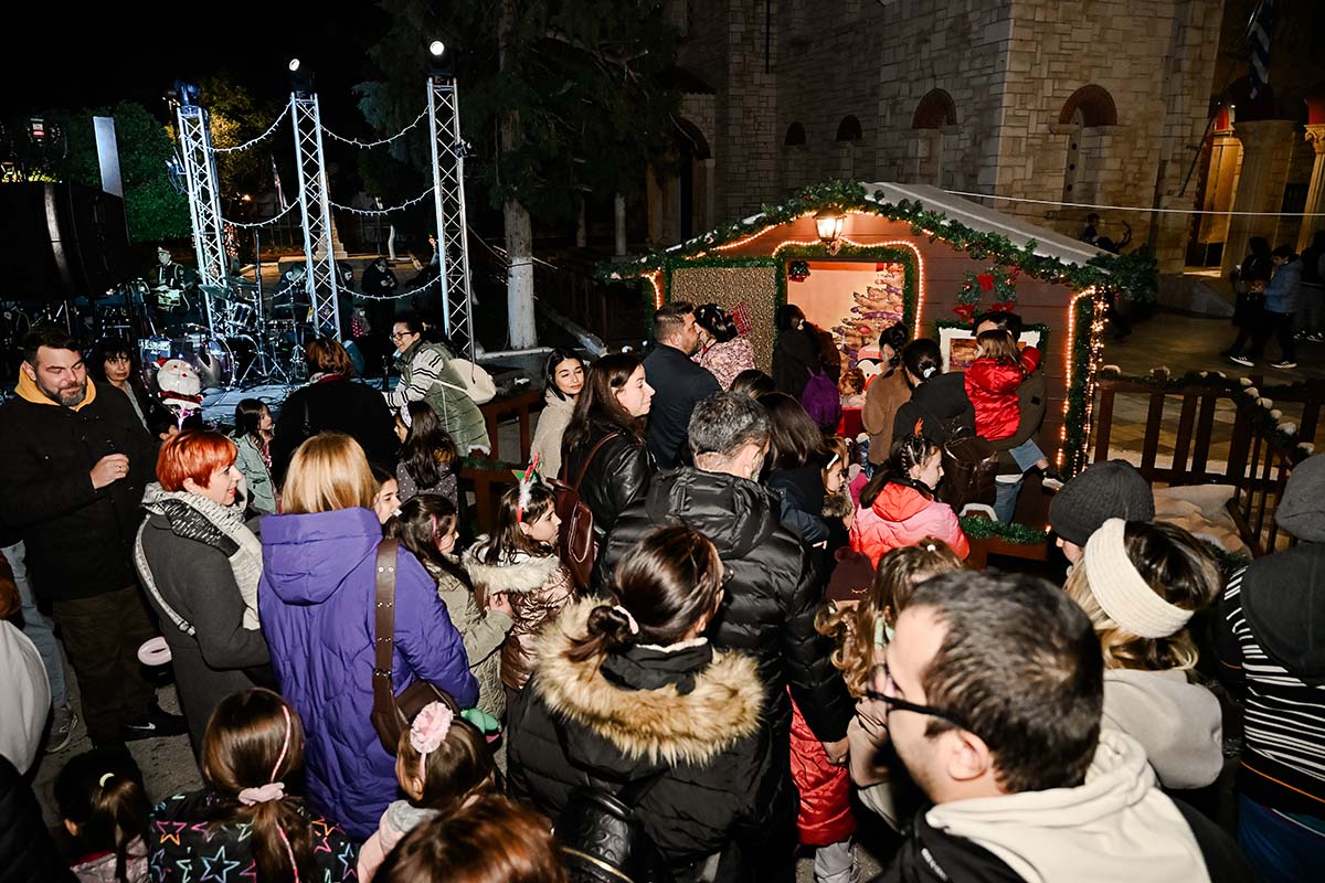 Σε Χριστουγεννιάτικους ρυθμούς ο Δήμος Παιανίας