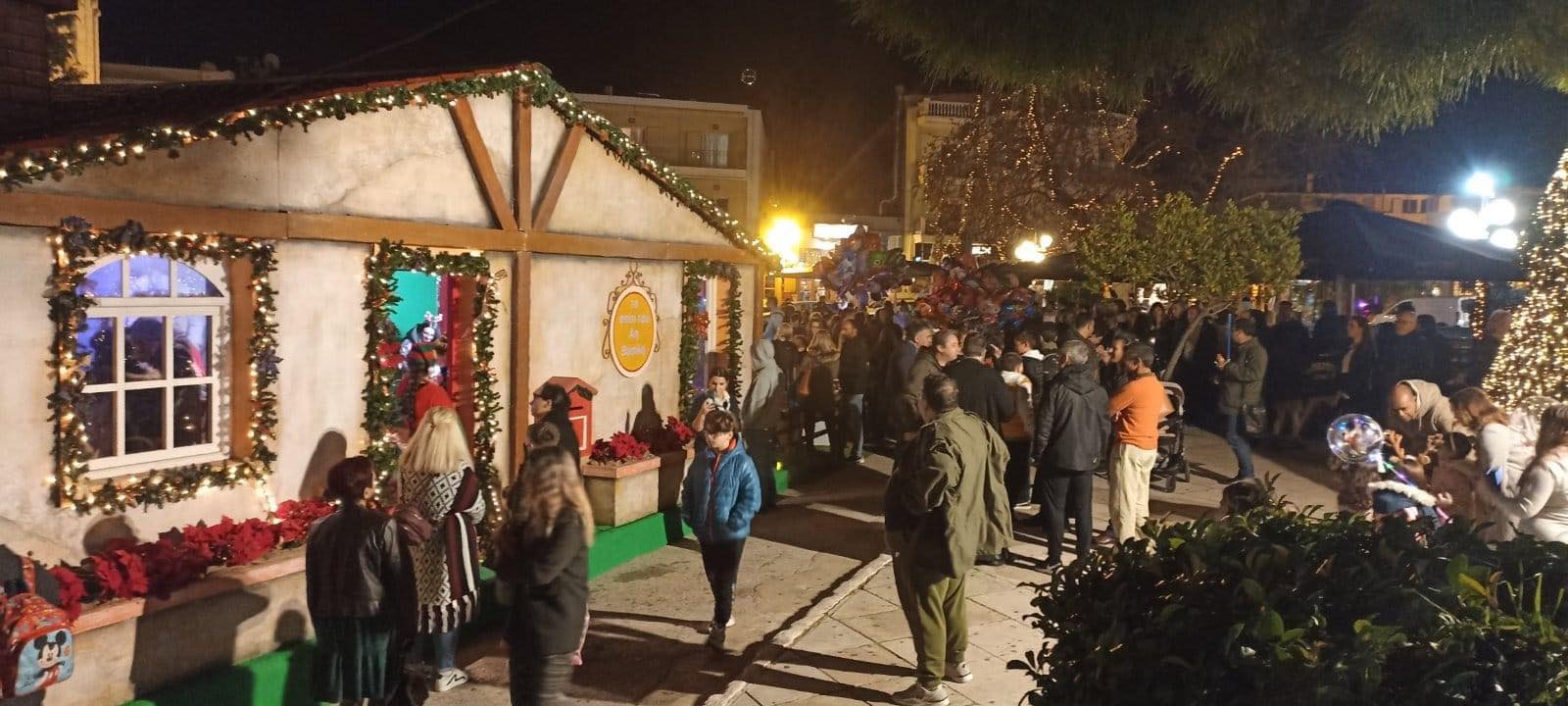 Σε εορταστικούς ρυθμούς ο Δήμος Παιανίας - Ανάβει σήμερα και το Χριστουγεννιάτικο δέντρο στα Γλυκά Νερά