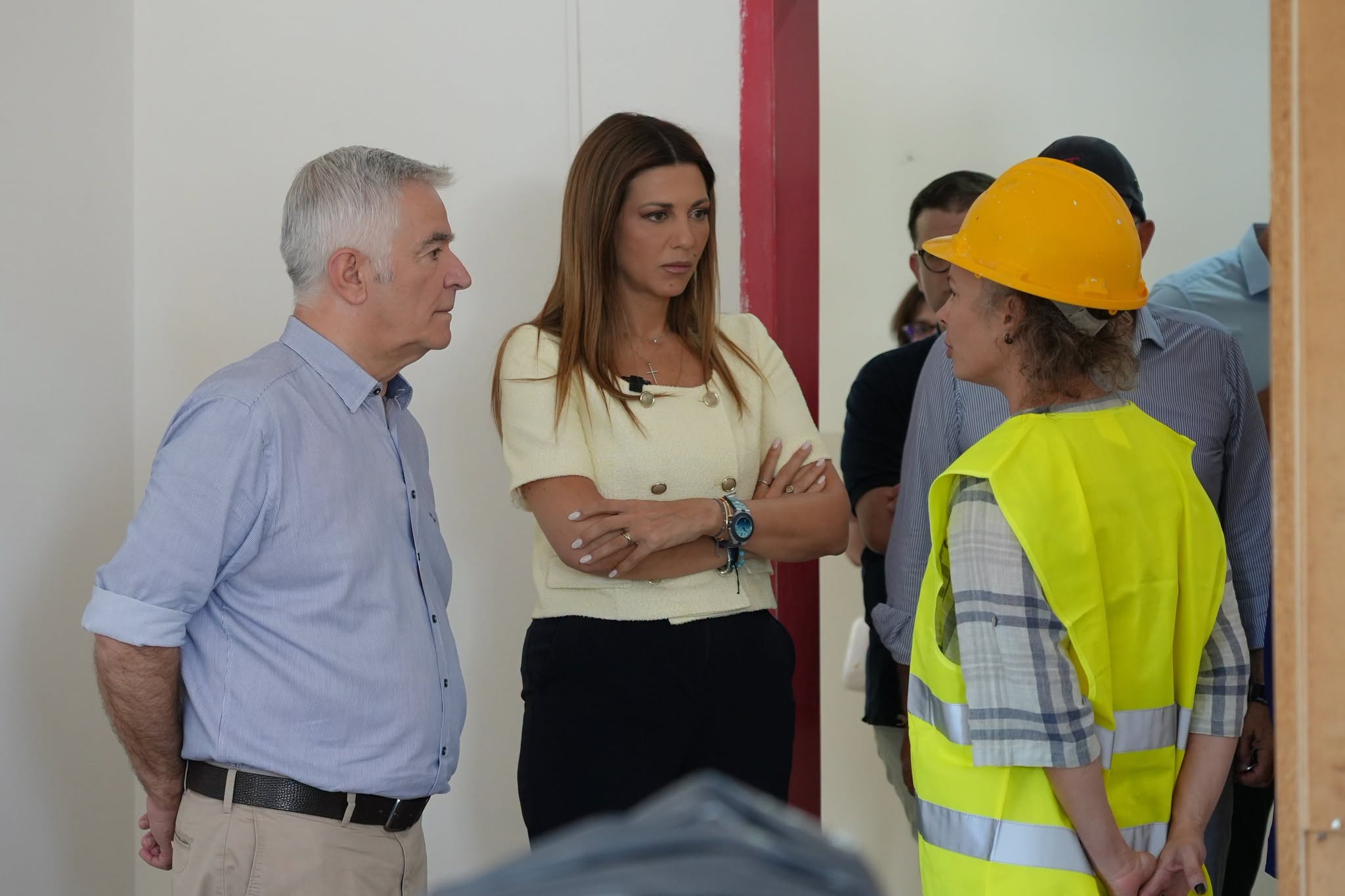 Δήμος Παιανίας: Διευρυμένη σύσκεψη για ζητήματα παιδείας - Επίσκεψη του δημάρχου Ισίδωρου Μάδη και της Υπουργού Παιδείας Σοφίας Ζαχαράκη στο 1ο Δημοτικό Σχολείο Παιανίας