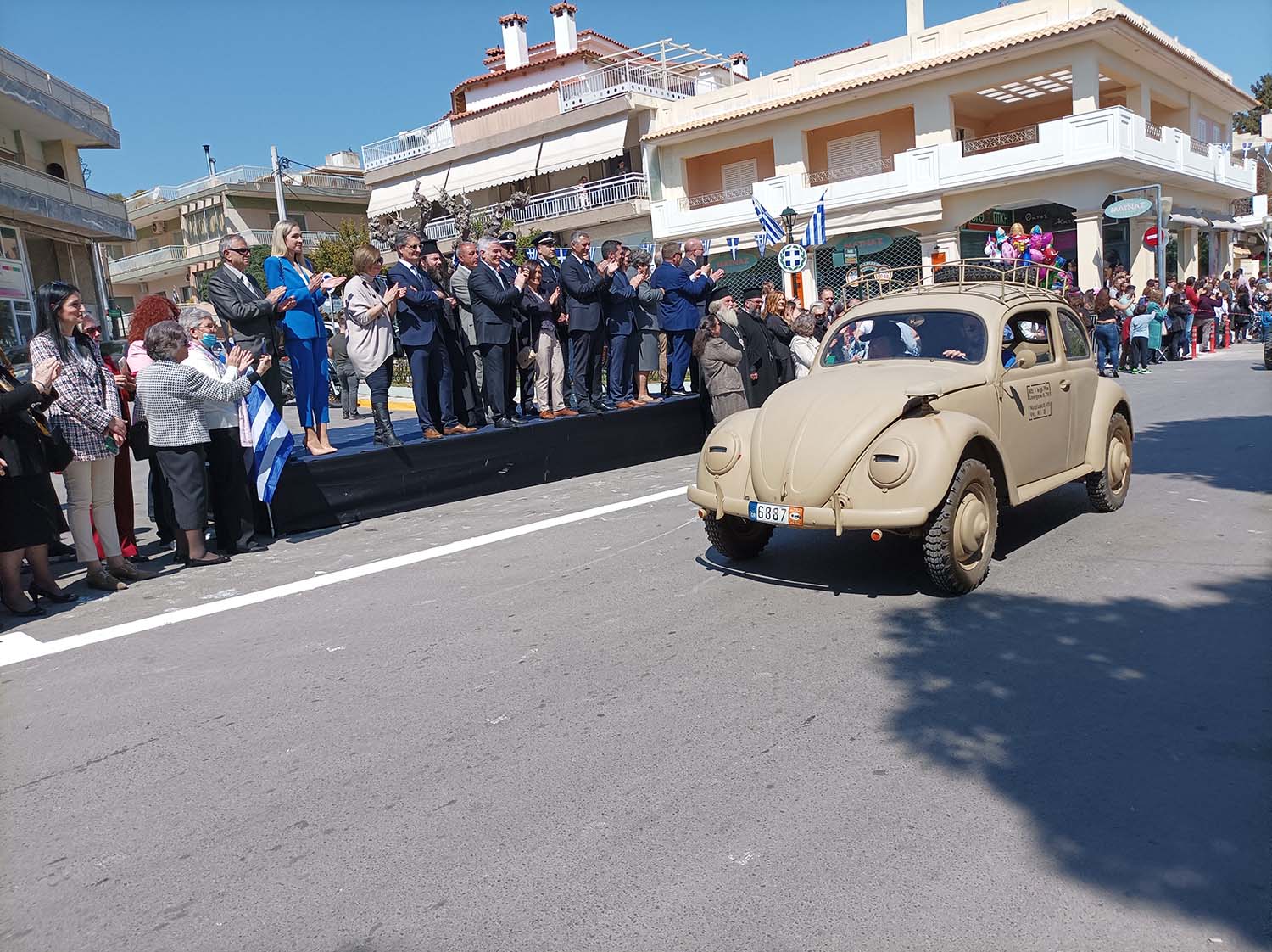Δήμος Παιανίας: Ιστορικά πολεμικά οχήματα έδωσαν το παρών στην παρέλαση της 25ης Μαρτίου